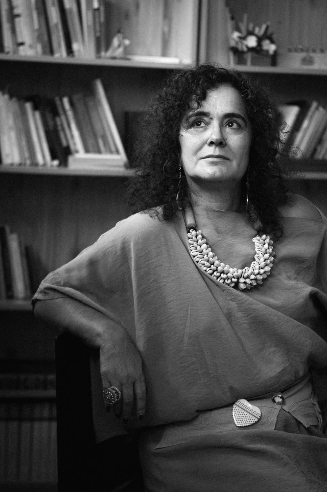 Helena Ferreira a autora por detrás do 𝐩𝐬𝐞𝐮𝐝𝐨́𝐧𝐢𝐦𝐨: 𝐔́𝐫𝐬𝐮𝐥𝐚 𝐈𝐠𝐮𝐚𝐫𝐚́𝐧 ...